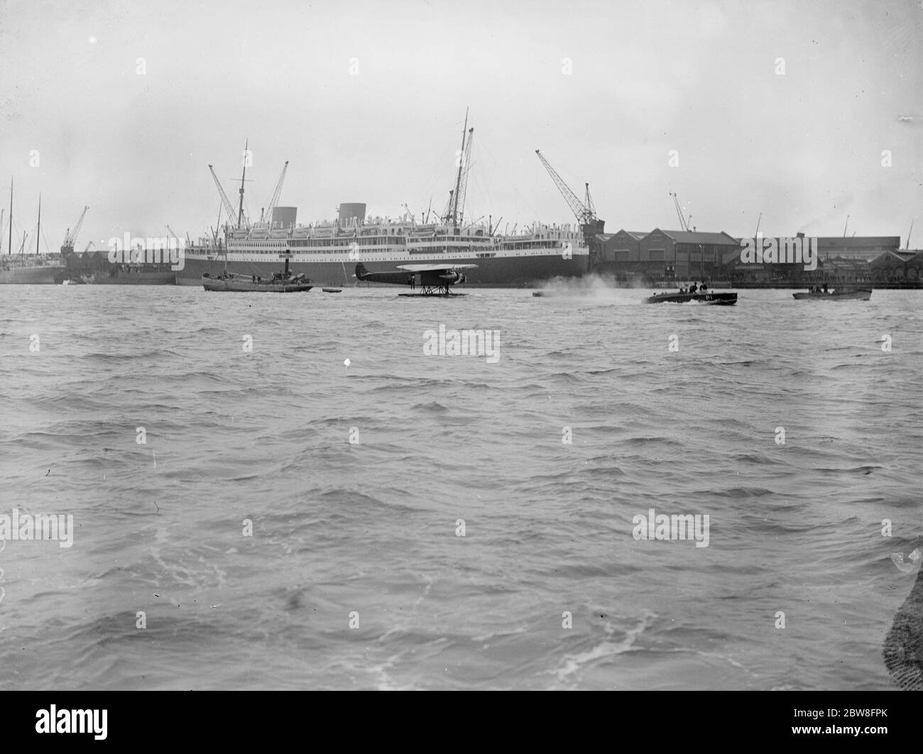 Die Ankunft der "Freundschaft" in Southampton. Die "Freundschaft" in Southampton Water. ( Amelia Earhart , erste Frau, die den Atlantik fliegt ) 19. Juni 1928 Stockfoto