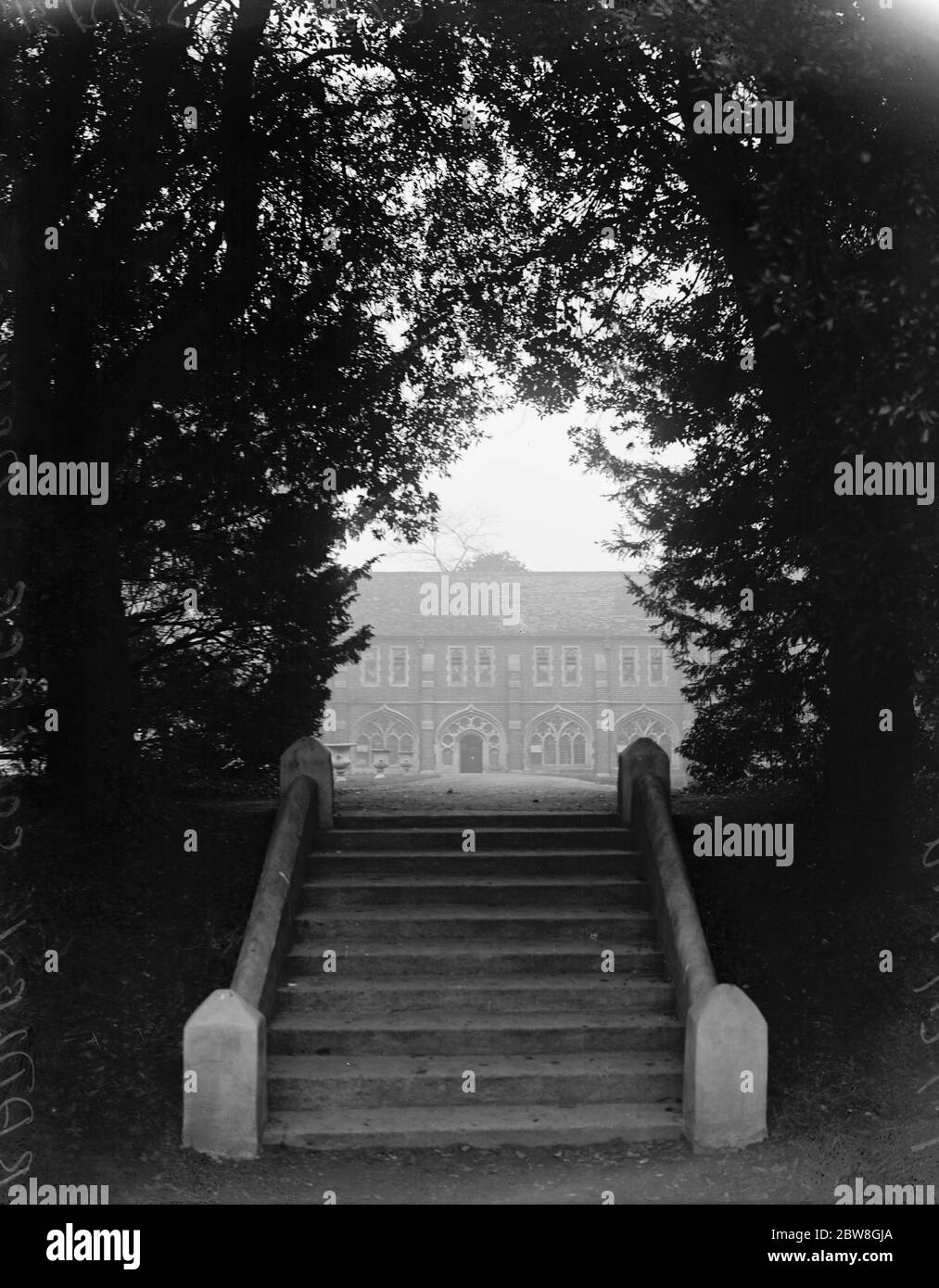 Ein bisschen englischen Charme der alten Welt in Berkshire. Radley College, Abingdon, Berks, mit seiner alten Welt Umgebung, präsentiert ein herrliches Bild. Dezember 1927 Stockfoto