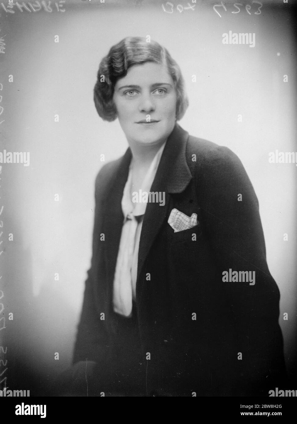 Miss Mary Instone , Tochter von Sir Samuel und Lady Instone, die als Gesundheitsbesucher gearbeitet hat, ist zutiefst an der Arbeit im Gesundheitswesen interessiert, ein Interesse, das sie nach ihrer bevorstehenden Heirat mit Herrn Leo Gallop noch fortsetzen wird. 28 Februar 1933 Stockfoto