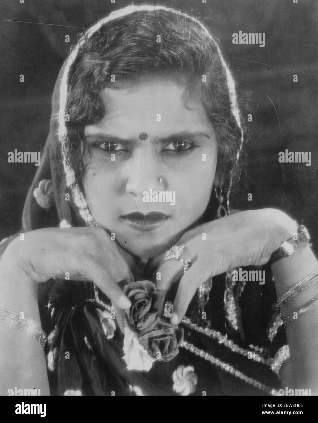 Berüchtigte Figur jetzt zu Filmen. Mumtaz Begum, der in "Chivalry" einen neuen indischen Film in den Hauptrollen hat, der in Kürze in Bombay veröffentlicht wird. Oktober 1932 Stockfoto