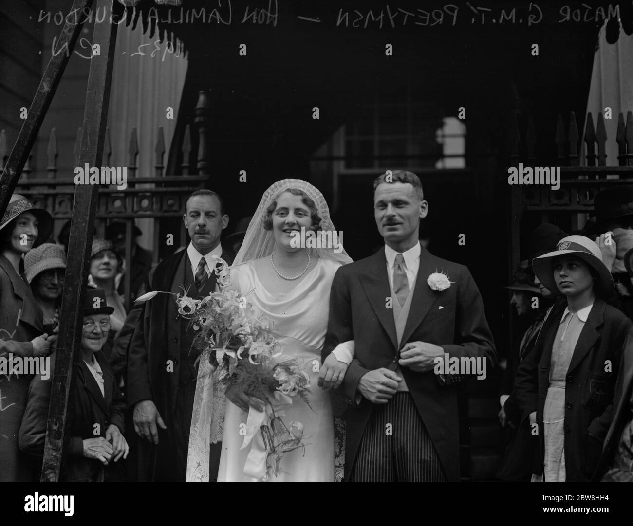 Lord Cranworth 's Tochter verheiratet. Die Ehe zwischen Major G M T Prettyman und der Hon Camilla Gurdon in der North Audley Street. Die Braut und der Bräutigam nach der Zeremonie. 30 Juli 1932 Stockfoto
