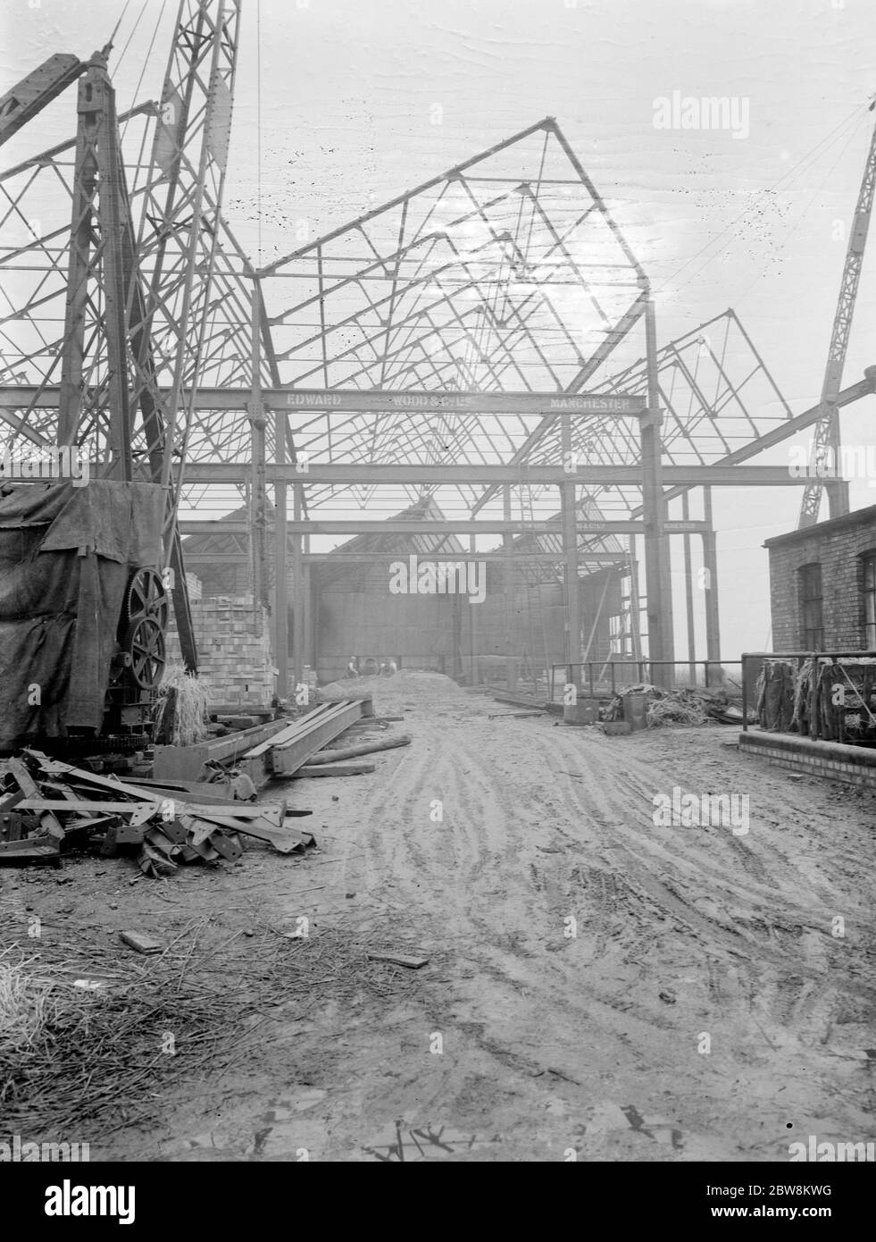 Gerüste für die neue Erweiterung in Chelmsford Fabrik in der Produktion für crompton Lampen zu helfen. 1938 Stockfoto