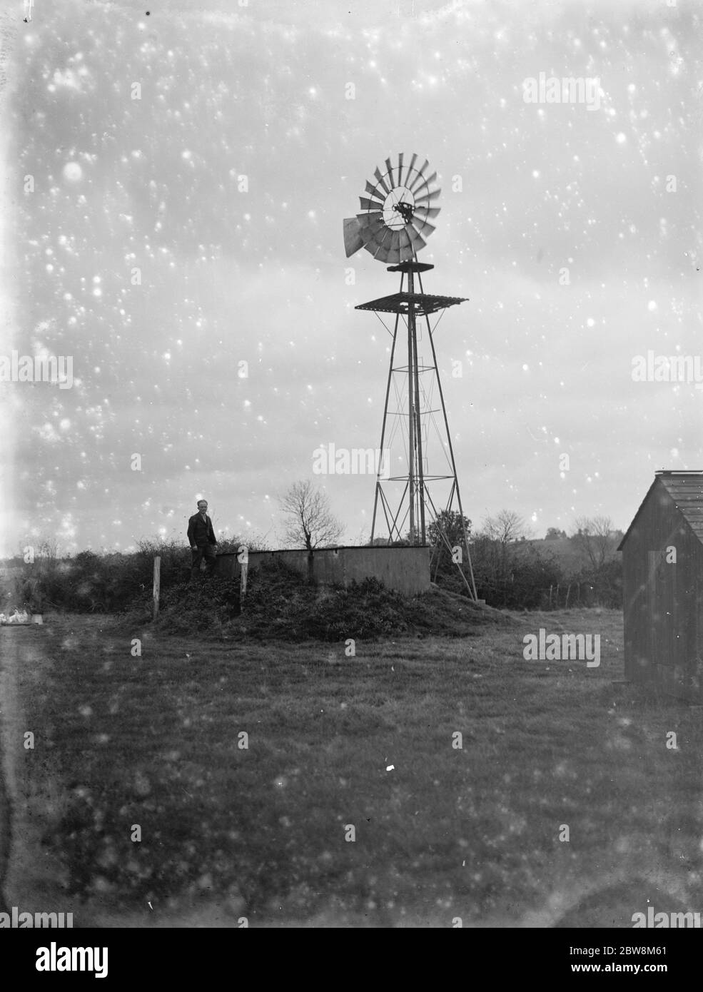 Eine windbetriebene Wasserpumpe . 1935 Stockfoto