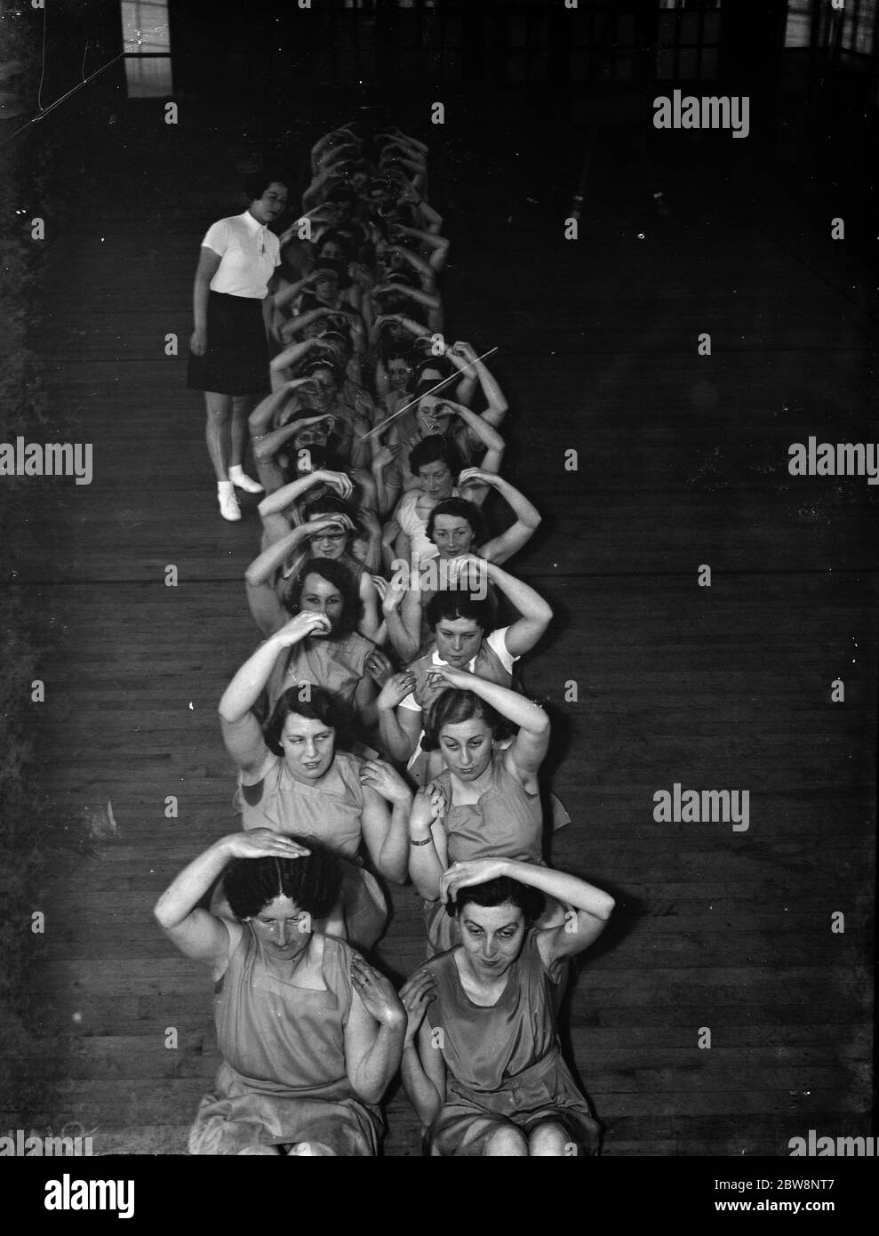 Frauen halten fit Klasse, Crayford Central School. 1938 Stockfoto