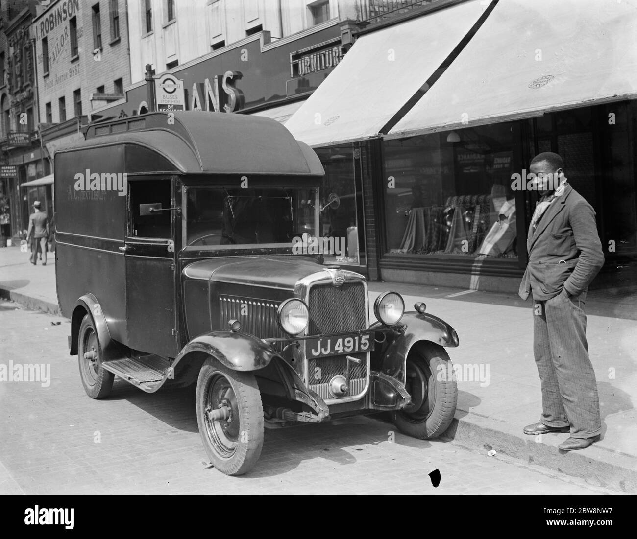 Ein ford bedford auf der Straßenseite. 1936 . Stockfoto