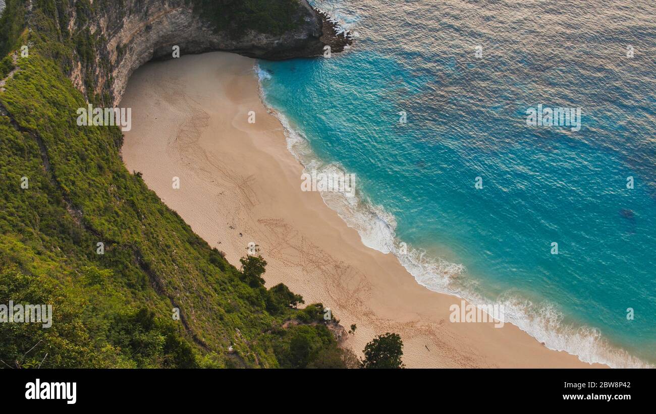 Manta Bay oder Kelingking Beach auf der Insel Nusa Penida, Bali, Indonesien. Stockfoto