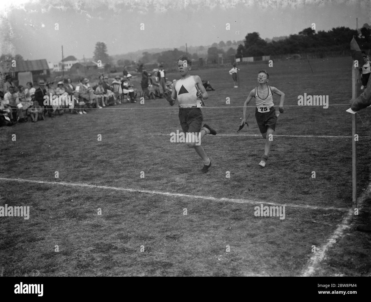 Sidcup Grafschaft Schulen Sport Tag . E T Byford führt zur Linie . 1938 Stockfoto