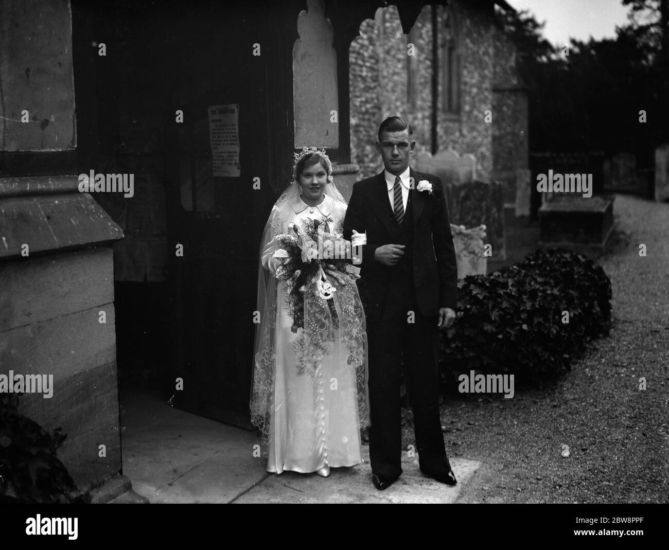 Hochzeit von Herrn R Gadman und Miss I Hampshire . Die Braut und der Bräutigam. 1937. Stockfoto