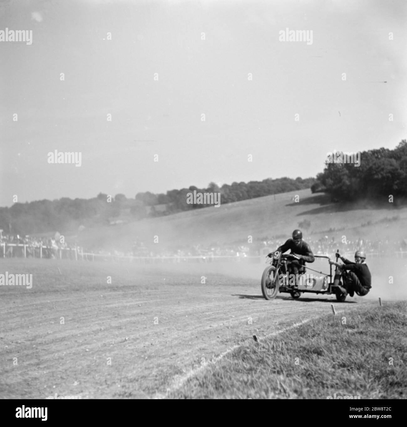 Motorradrennen bei Brands Hatch, Kent. Ein Beiwagen Motorrad nimmt eine Ecke. 1936 . Stockfoto