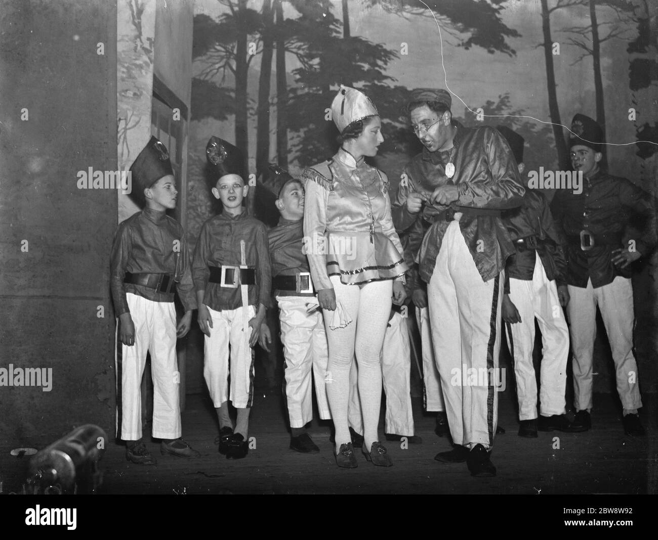 Eine Pantomime-Aufführung von "Rotkäppchen" in Eltham, London. 1938 Stockfoto