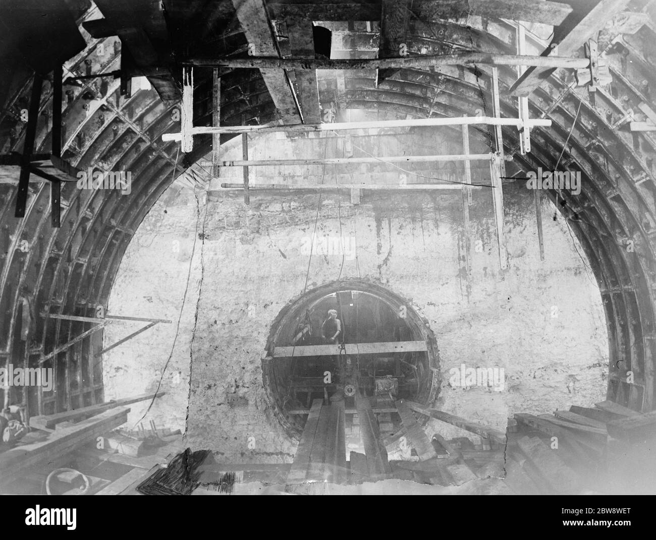 Der Bau des Dartford Tunnels, wo vor kurzem ein Pilottunnel fertiggestellt wurde. Hier sieht man den Tunnelvortrieb am Kent-Ende des Tunnels, direkt vor dem Eingang zum Pilottunnel. 1938 Stockfoto