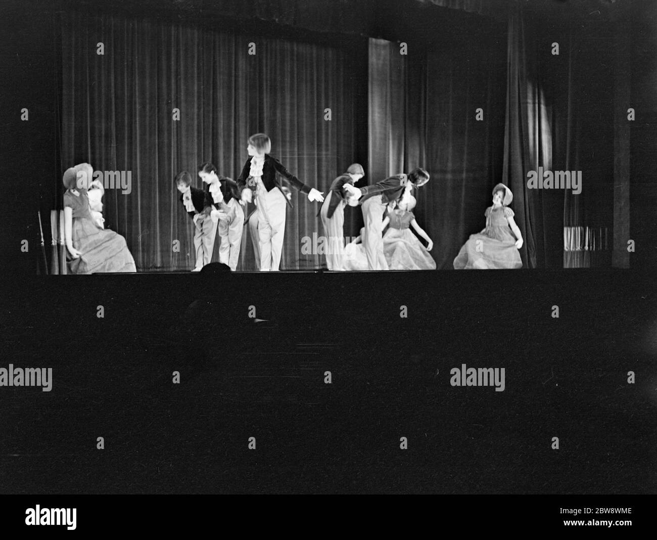 Die Revue "Schritt auf diese Weise" in Sidcup, Kent. 1937 Stockfoto
