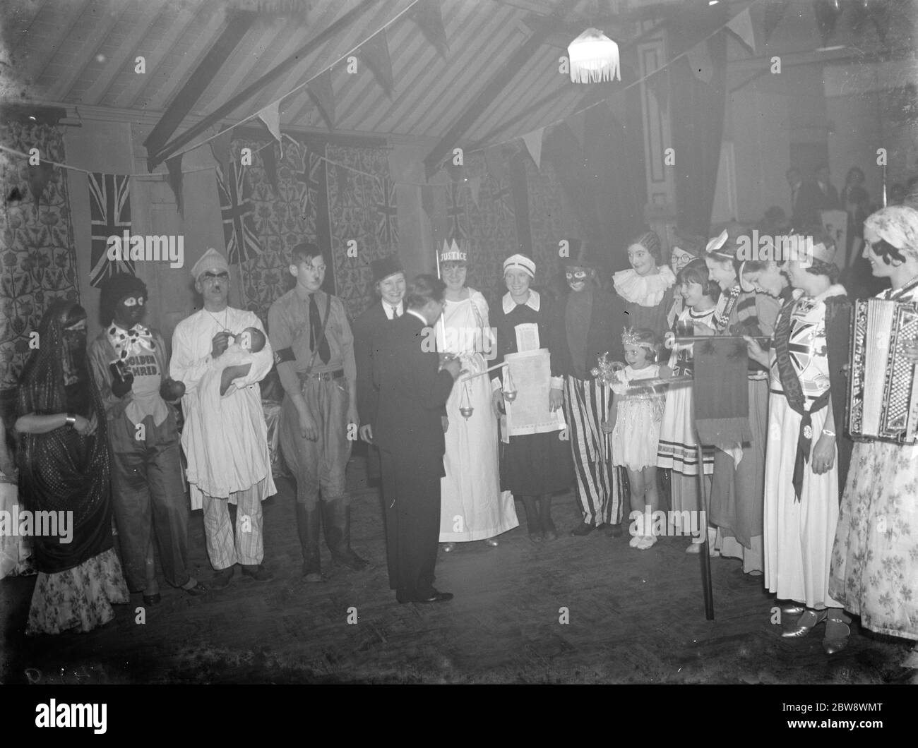 London Transport Phantasie Kleid Tanz . 1937 Stockfoto