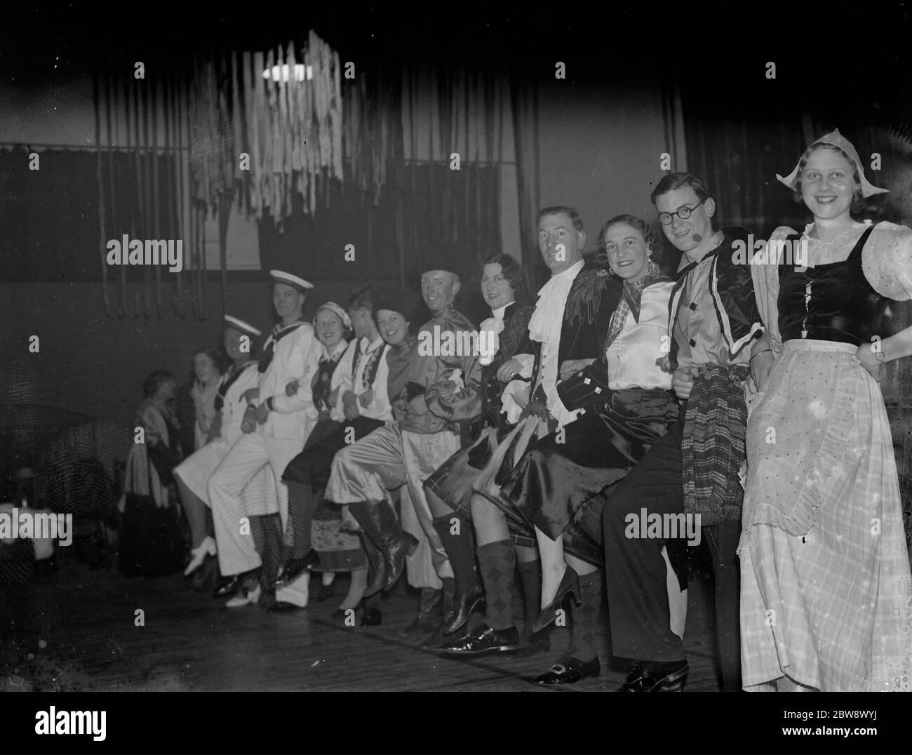 Darsteller im Eltham Arts and Crafts Kabarett. 1936 Stockfoto