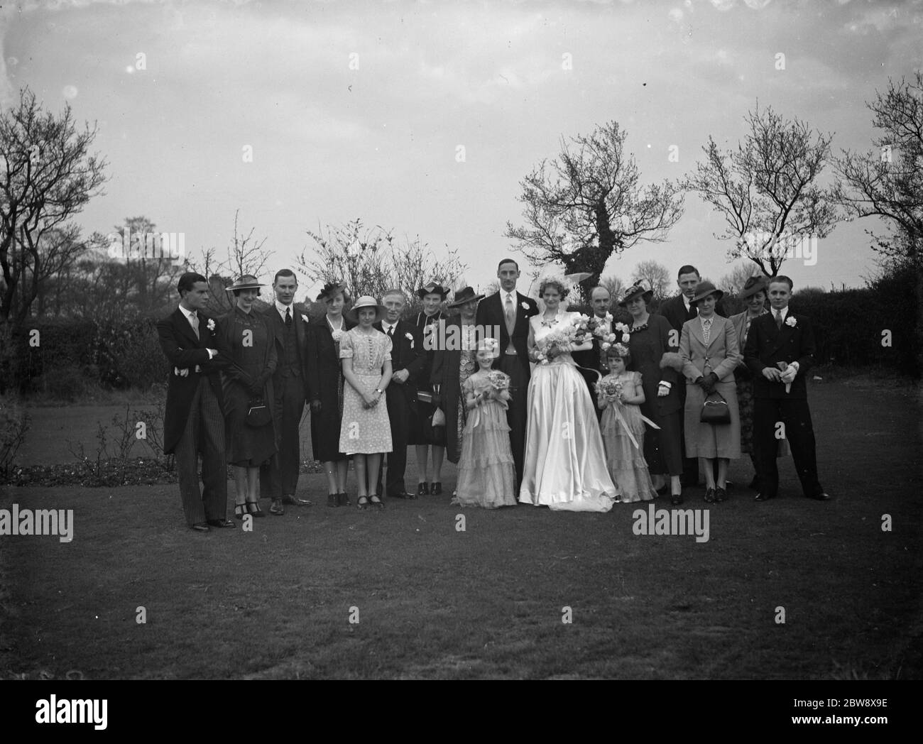Jones E und Miss Easton , Hochzeit , Gruppen . 1938 Stockfoto