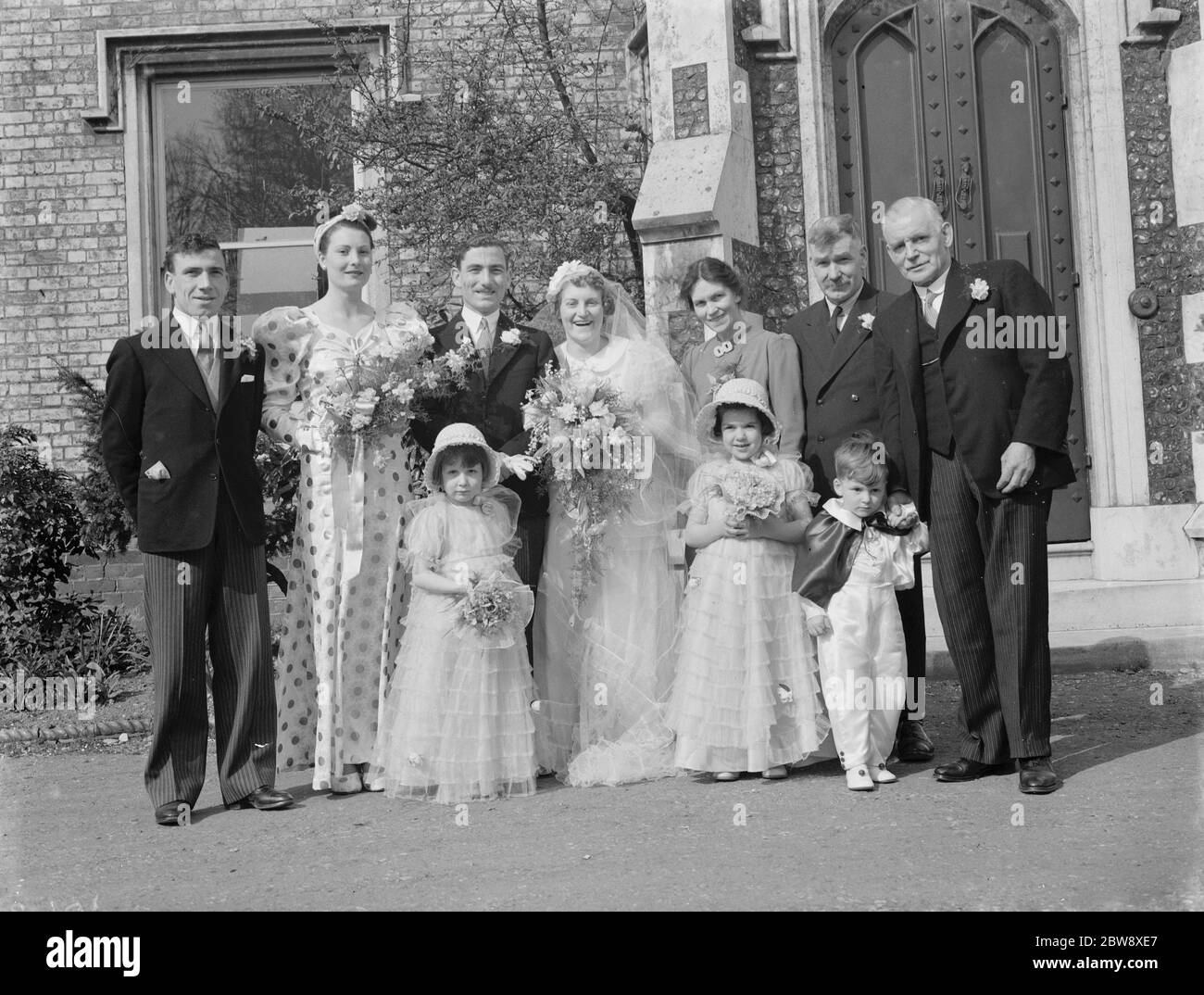 Die Hochzeit von Albert Dockerill und Miss Campbell. Die Hochzeitsfeier . 1939 Stockfoto