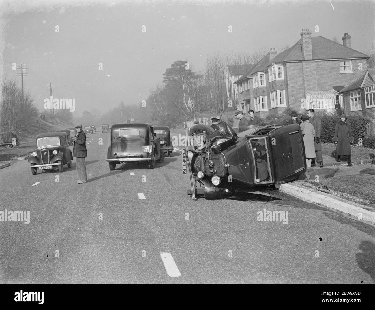 Ein Autounfall auf der Maidstone Road in Ashford, Kent. 1939 Stockfoto