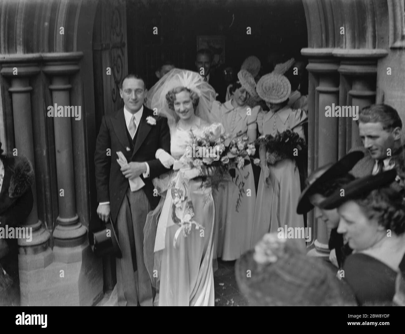 Die Hochzeit von B J Fyson und Miss Irene Benham in Eltham. 1939 Stockfoto