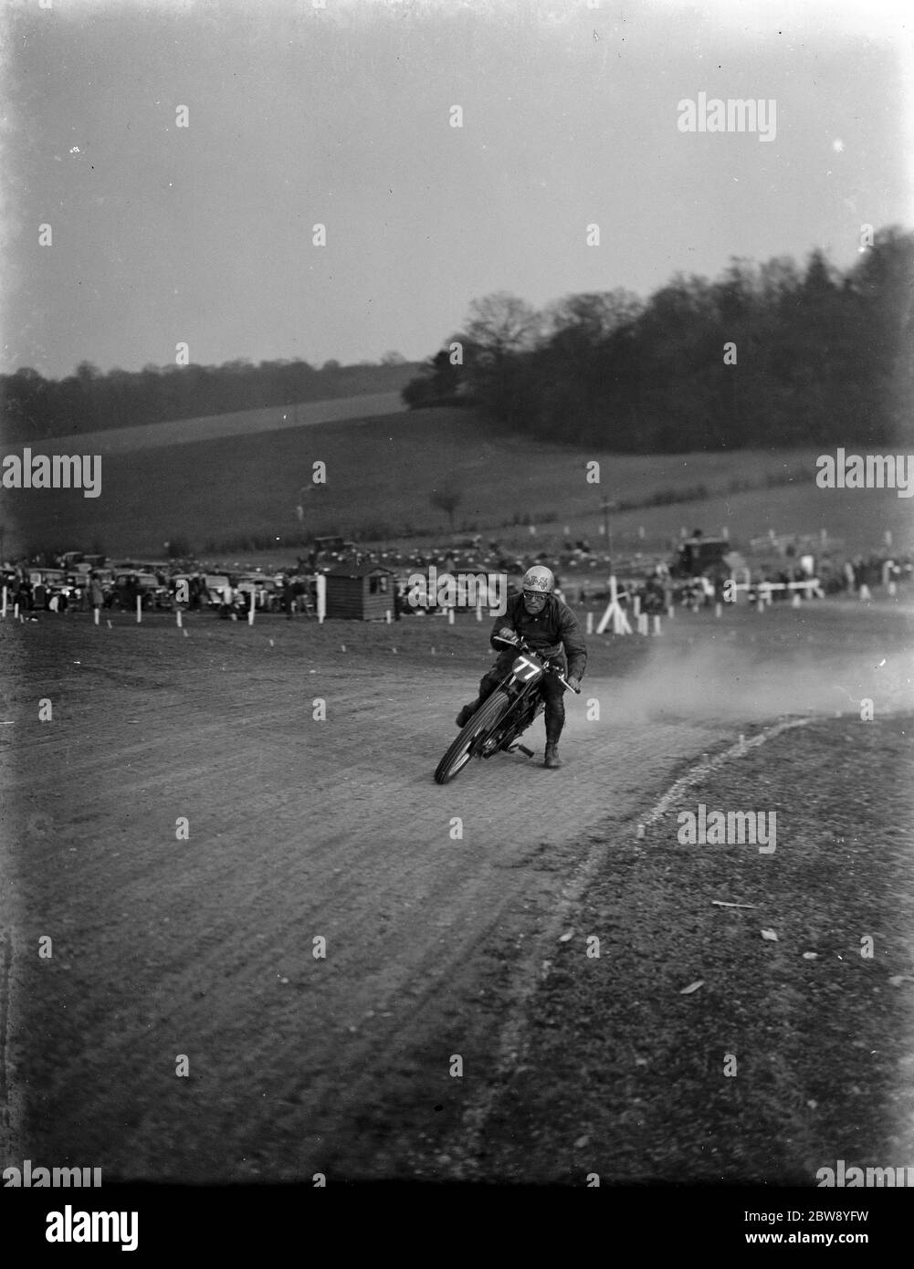 Motorrad-Rennen in Brands Hatch am Ostersonntag. W C Lock auf einem Scramblers nehmen die Kurve . April 1939 . Stockfoto