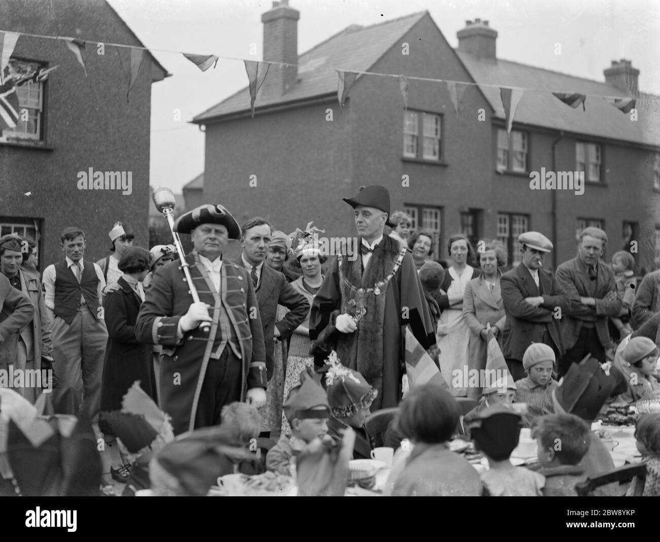 Krönungstees auf Hawthorne Road in Dartford, Kent, um die Krönung von König George VI zu feiern. 15 Mai 1937 Stockfoto