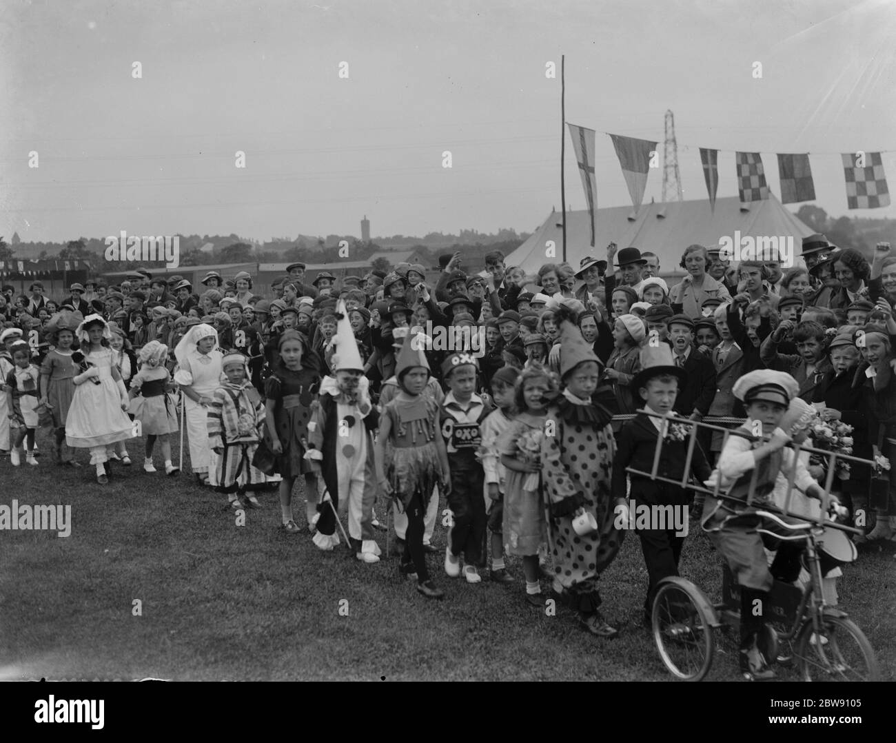 Die Krönung Karneval in Stein, Kent, um die Krönung von König George VI zu feiern. 1937 Stockfoto