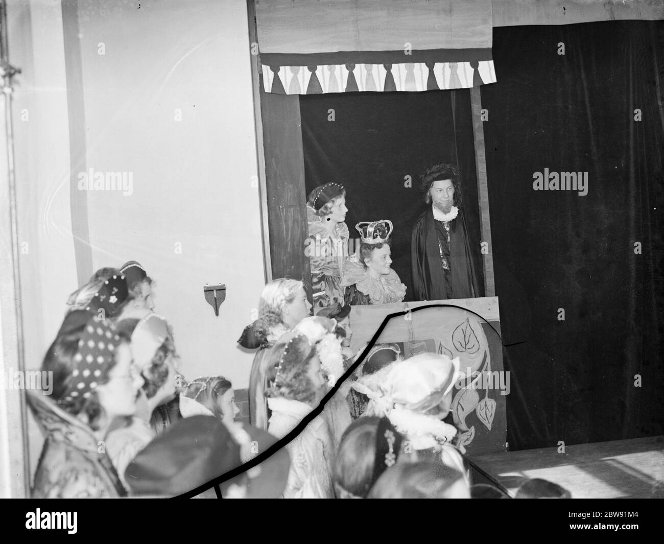 Die elisabethanische Festzug in Westwood Central School in Bexley, London. 1939 Stockfoto