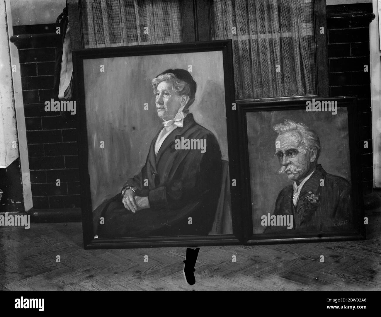 Porträts von Evelyn Oliver ' s Ausstellung von Gemälden in Sidcup , Kent . 1936 Stockfoto