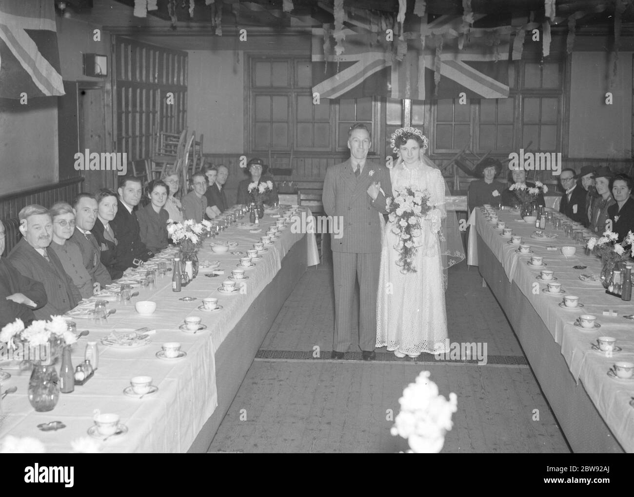 Die Hochzeit der Schwulen . Die Braut und Bräutigam an der Rezeption . 1939 Stockfoto