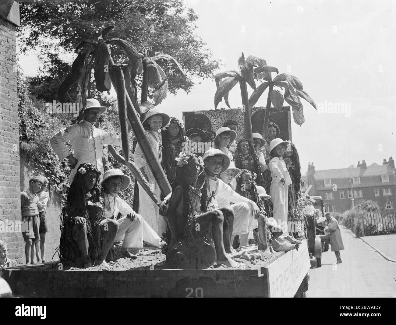 Die Gravesend Karnevalsprozession in Kent . Südseeinseln schwimmen . 1939 . Stockfoto