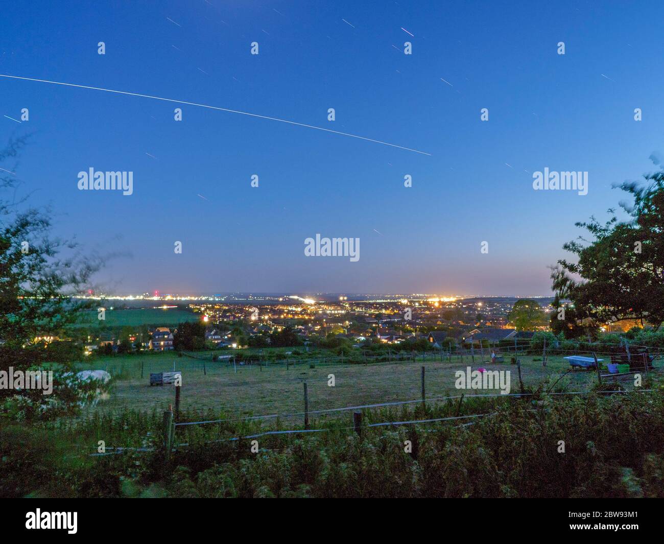 Minster on Sea, Kent, Großbritannien. Mai 2020. Die Internationale Raumstation (ISS), die nach dem historischen Start von SpaceX Dragon heute Abend über Minster on Sea, Kent, gesehen wurde. Quelle: James Bell/Alamy Live News Stockfoto