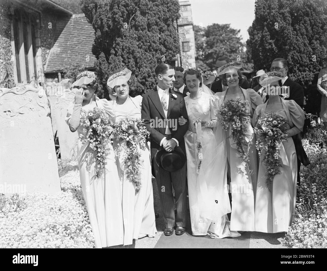 Die Hochzeit von Guy Farr und Miss Stacey in Crayford, Kent. Die Brautgruppe . 1939 Stockfoto