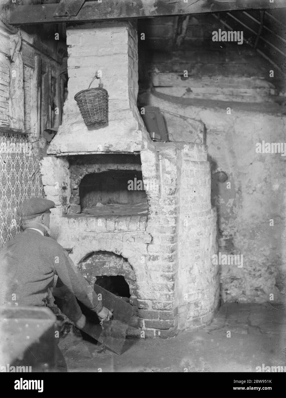 Ein Tudor-Kamin in einem Gebäude in Swanley, Kent. 1936 Stockfoto