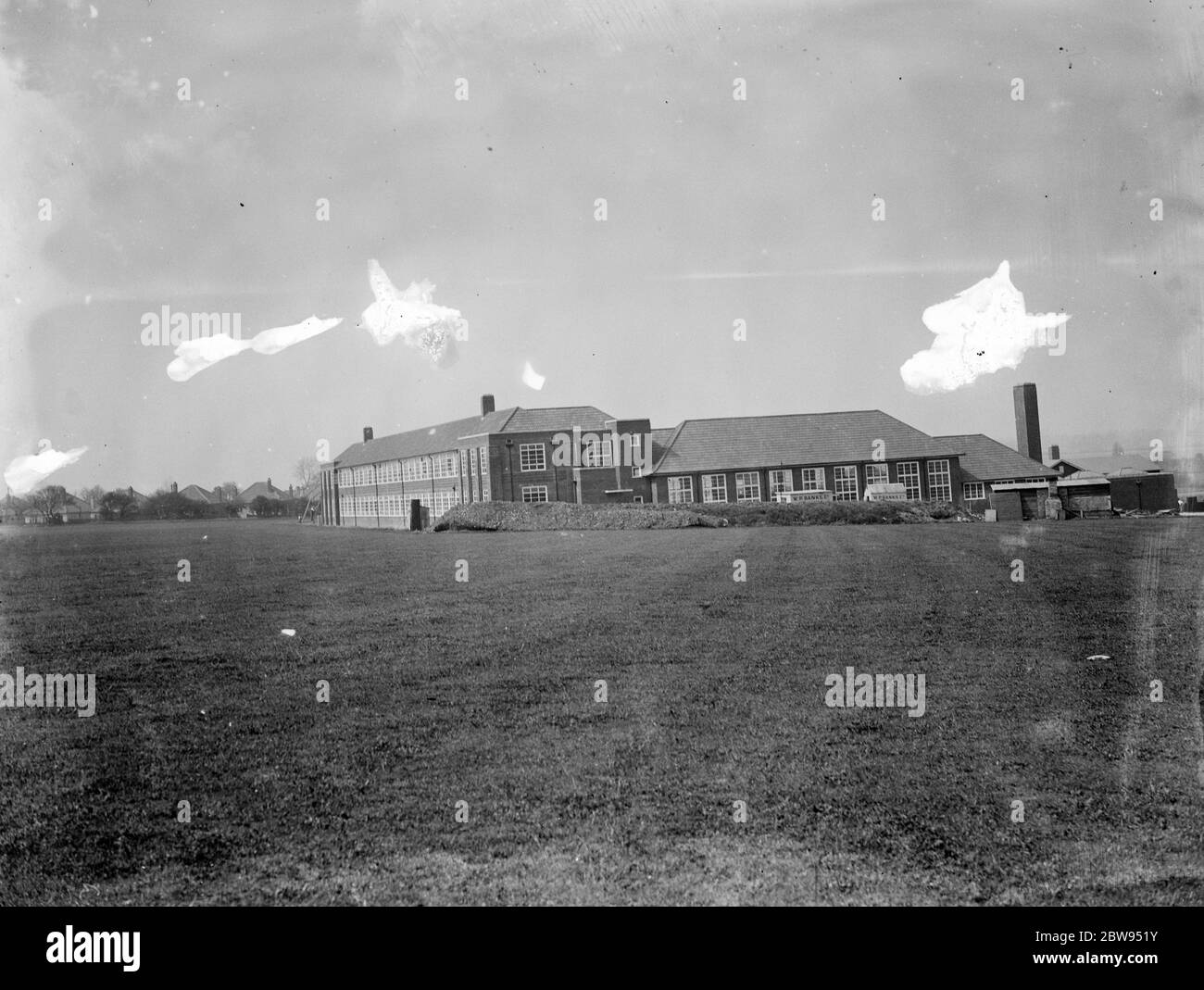 Die Eröffnung des Margaret McMillan House durch seine Hoheit Prinz Albert, der Herzog von York. Das McMillan House ist ein speziell für Kinder errichtetes Freiluftzentrum in Wrotham, Kent. Außenansicht des Gebäudes. 1936 Stockfoto