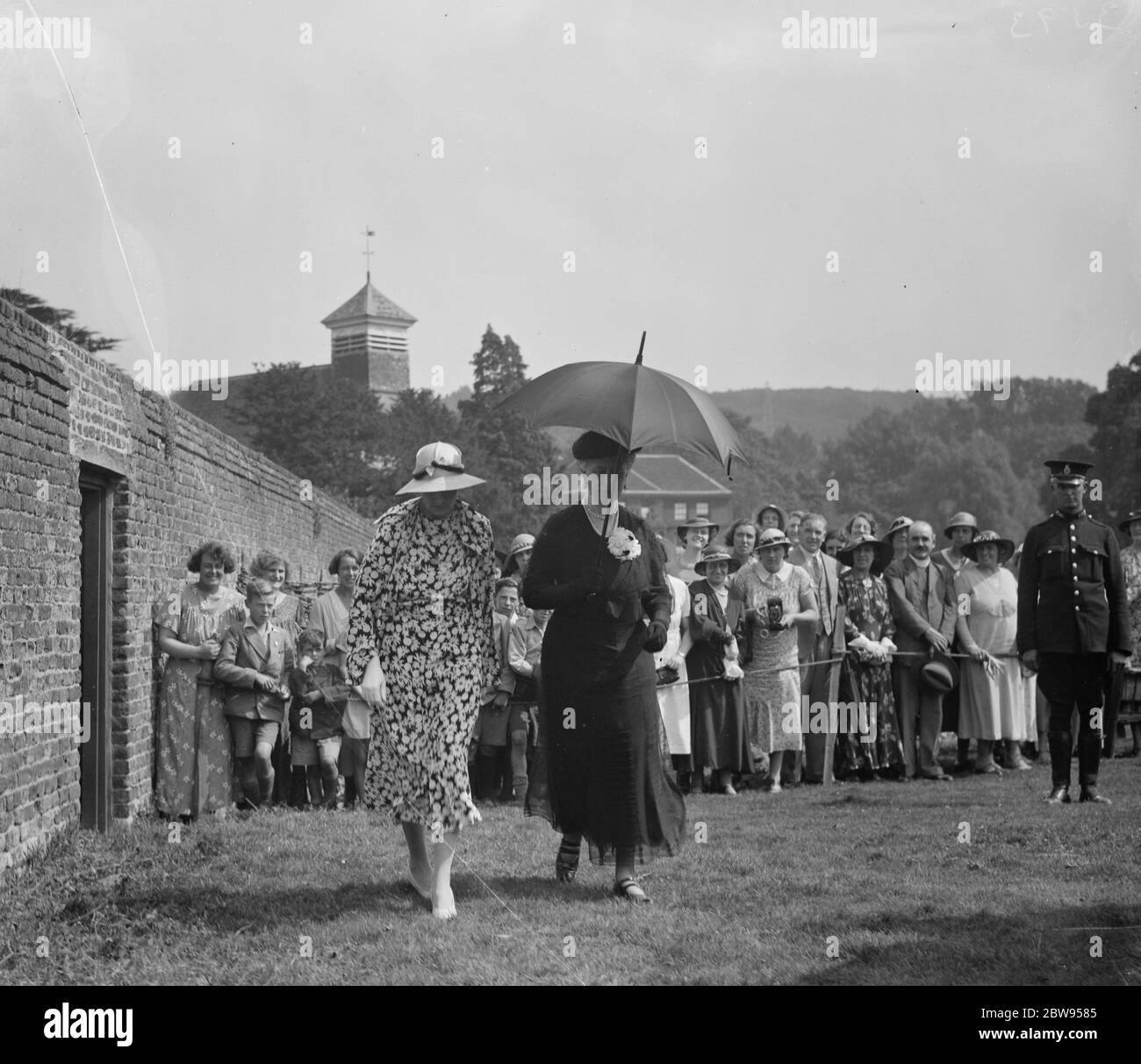 Königin Maria von Teck auf Schloss Lullingstone in Kent. 1936 Stockfoto