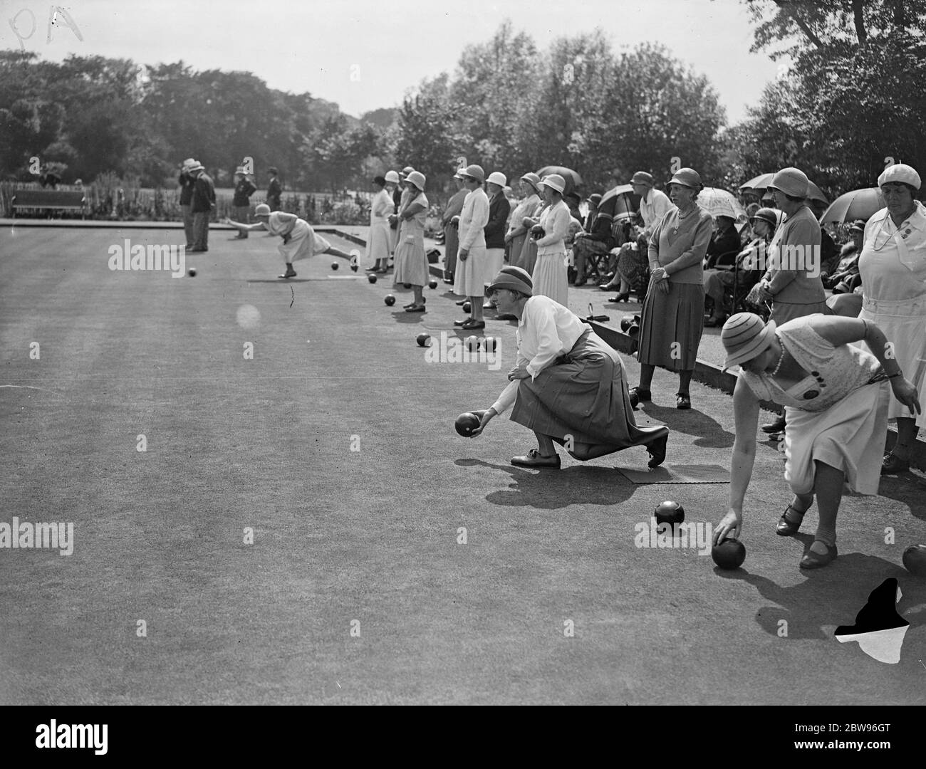 Erste Frauen 's County Schalen passen. Die ersten Frauen 's County Bowls Spiel, zwischen Essex und Surrey, fand in Cranbrook Park, Ilford, Essex. Eine Ansicht der laufenden Spiele . 29 Juni 1932 Stockfoto