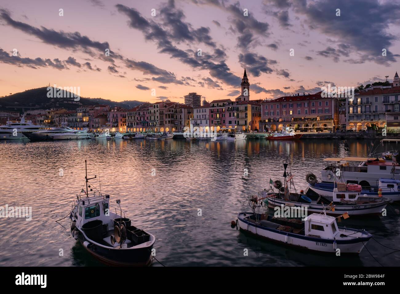 Hafenstadt In Italien Adria 6 Buchstaben Italienische Hafenstadt Stockfotos und -bilder Kaufen - Alamy