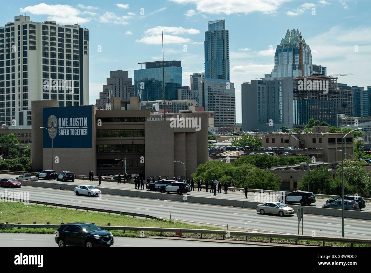 Austin, Texas - 31. Mai 2020: Die Proteste von George Floyd Black Lives Matter schlossen die I-35 in der Nähe der Innenstadt Stockfoto