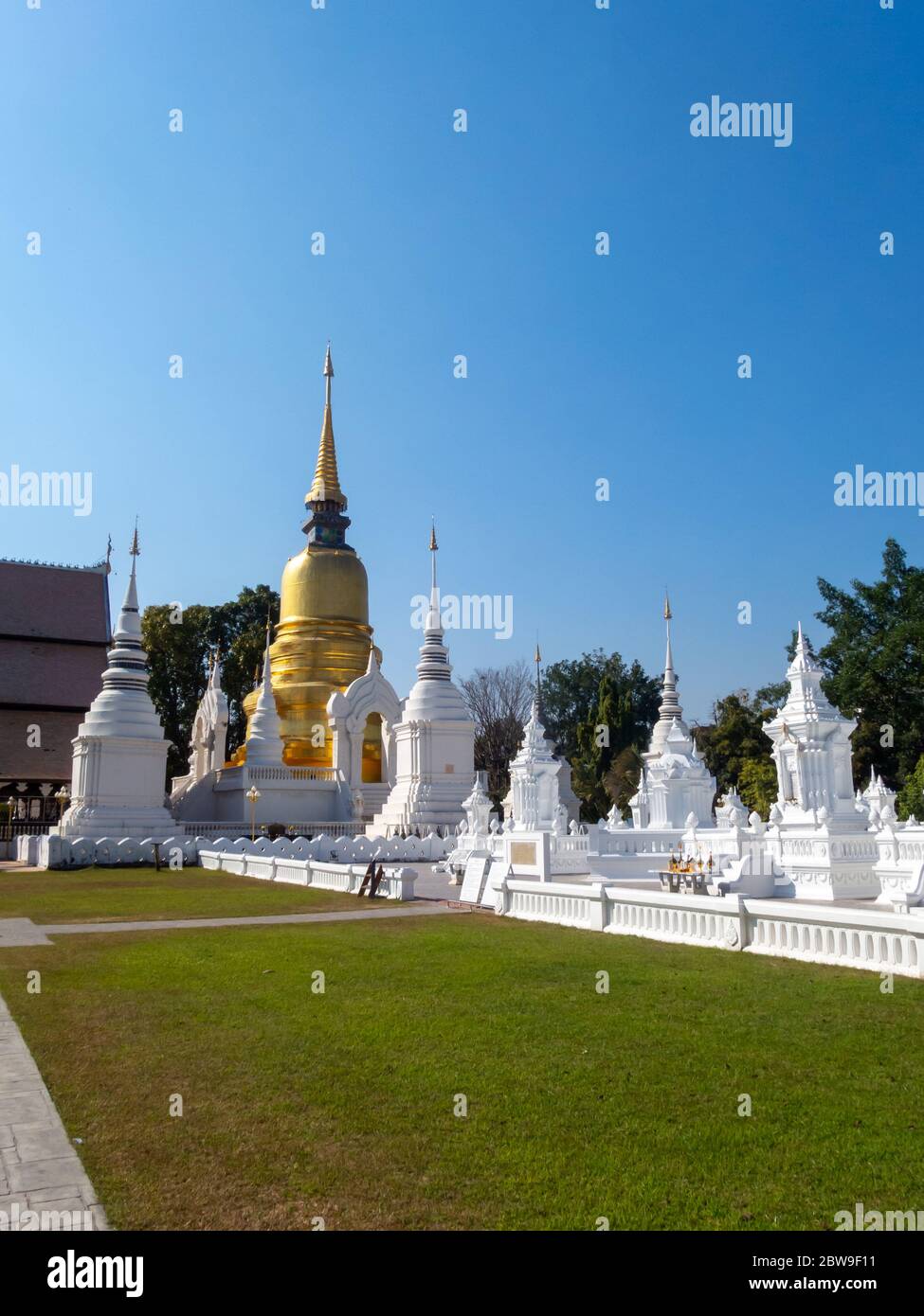 Wat Suan Dok Tempel im Jahr B.E. 2450, Prinzessin Dara Rasami,gnädigst erfreut, die Knochen von Chiang Mai Herrscher und Verwandten zu sammeln, die bei t versammelt Stockfoto