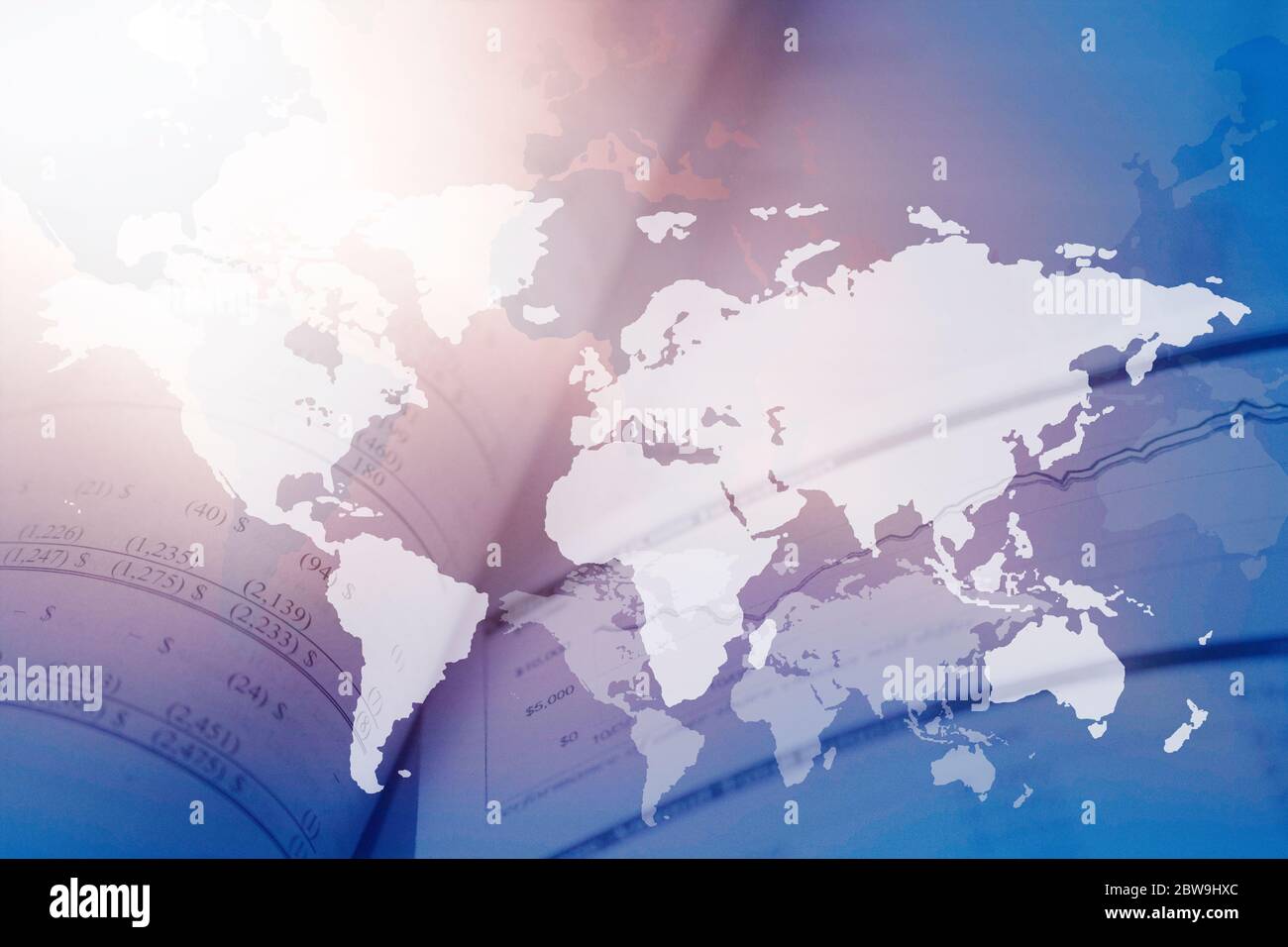 Digital generiertes Bild der Weltkarte mit Finanzdaten in Hintergrund Stockfoto