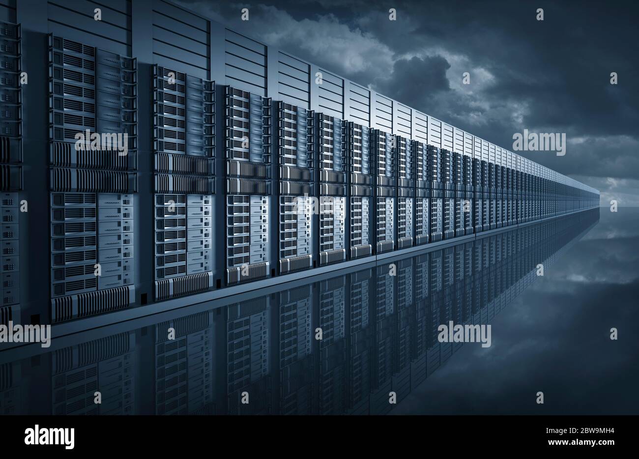 Zusammengesetztes Bild von Computerservern und Sturmwolken Stockfoto