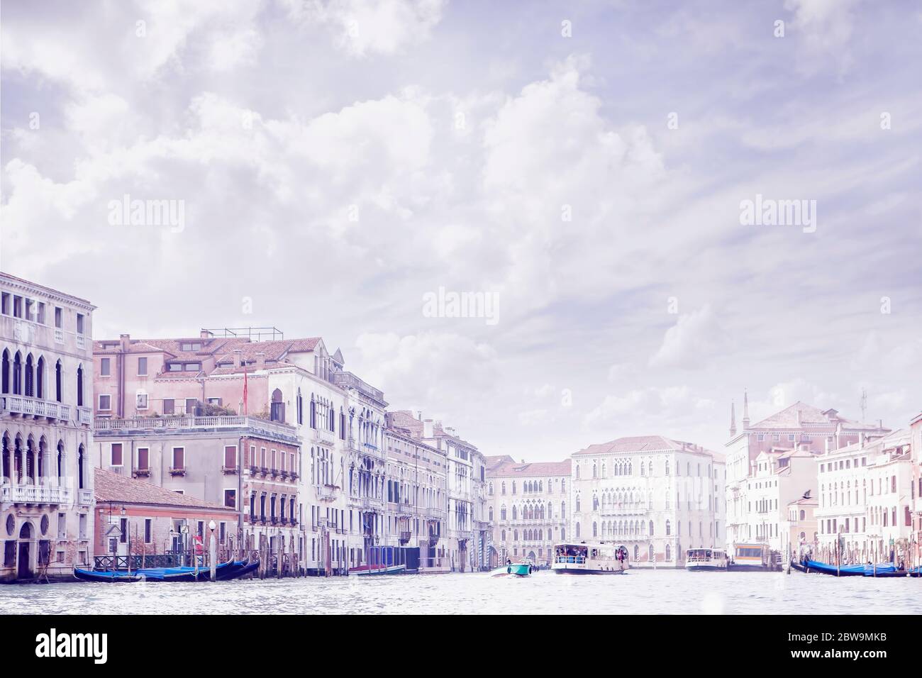 Italien, Venedig, Gebäude entlang des Canale Grande Stockfoto