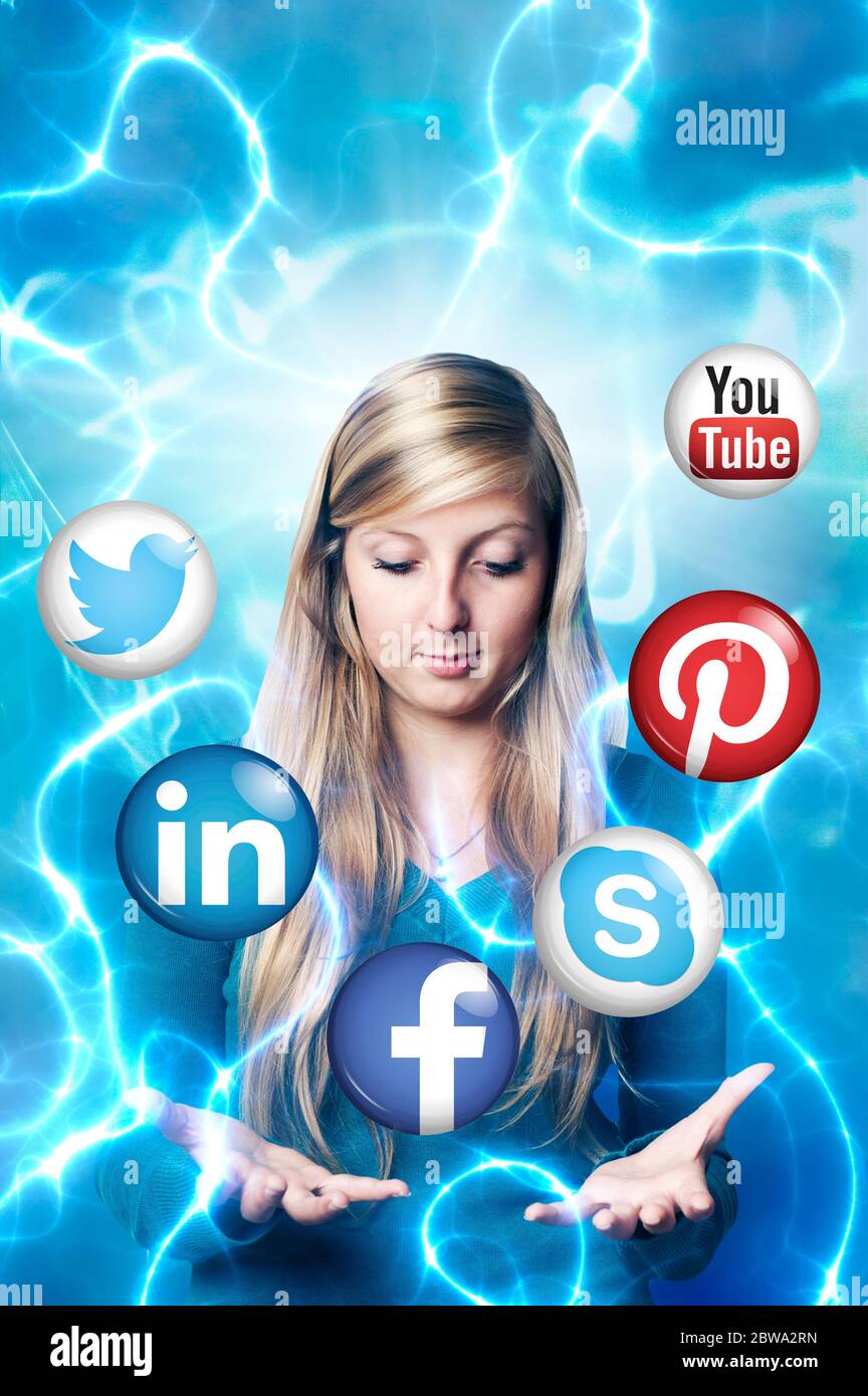 Junge Frau Millennial und Social Media Konzept Stockfoto