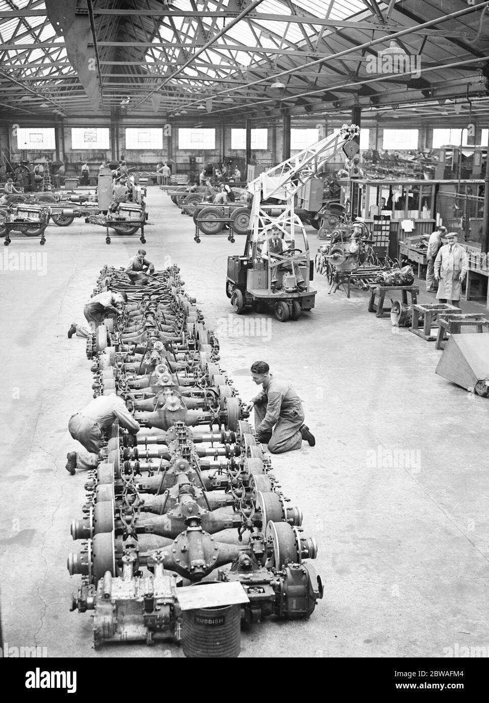 Royal Army Service Corps RASC Depot, Feltham. Die schwere Werkstatt, wo alle ankommenden Fahrzeuge komplett ausgezogen sind. 23 Juni 1938 Stockfoto