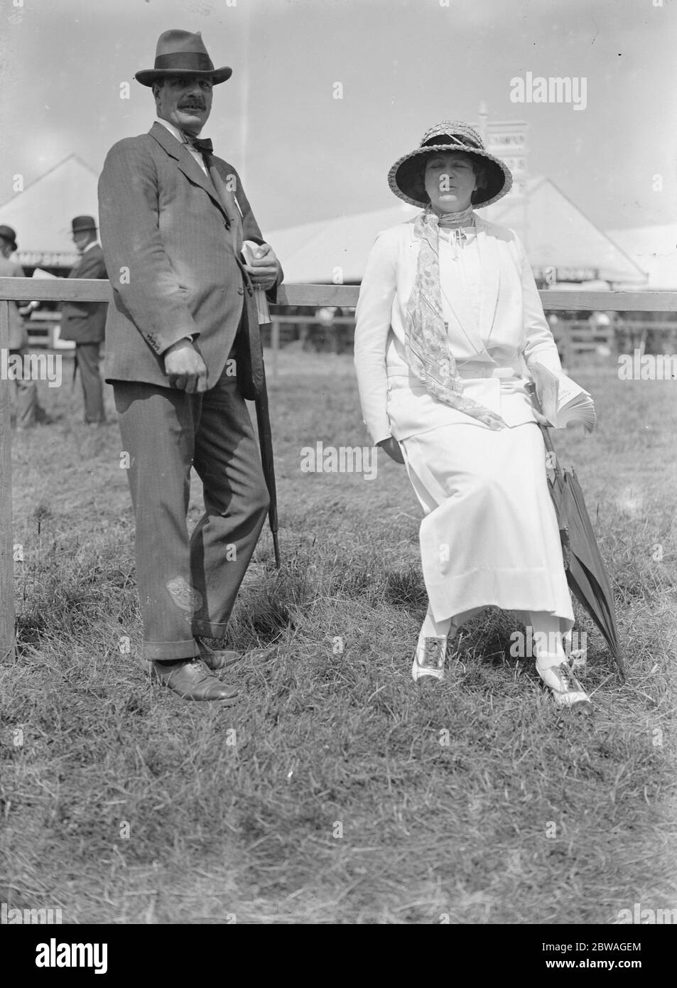 Die Royal Agriculture Show in Leicester . Captain Dashlwood und Lady Burrell 1924 Stockfoto