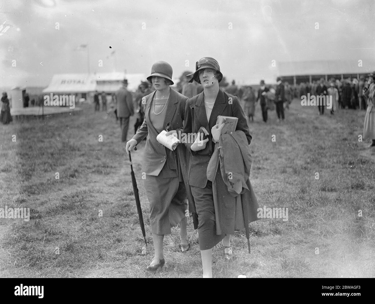 Die Royal Agriculture Show in Leicester . Miss Molly Gretton und Lady Mary Hope 1924 Stockfoto