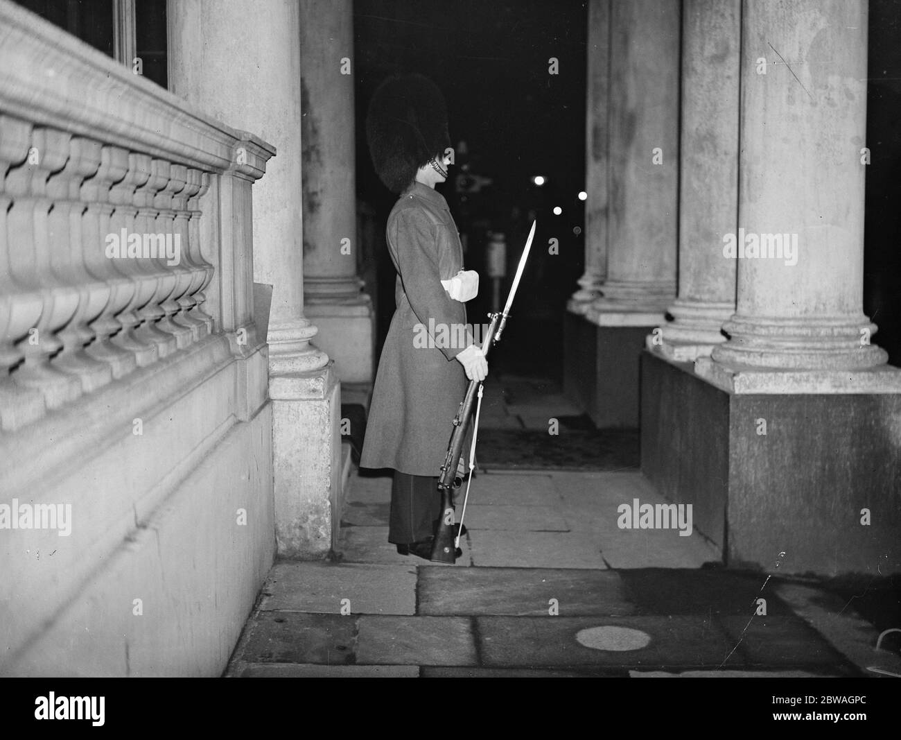 Die Beerdigung von König Georg V. die Entries waren im Dienst vor den Häusern, in denen königliche Besucher waren 27. Januar 1936 Stockfoto