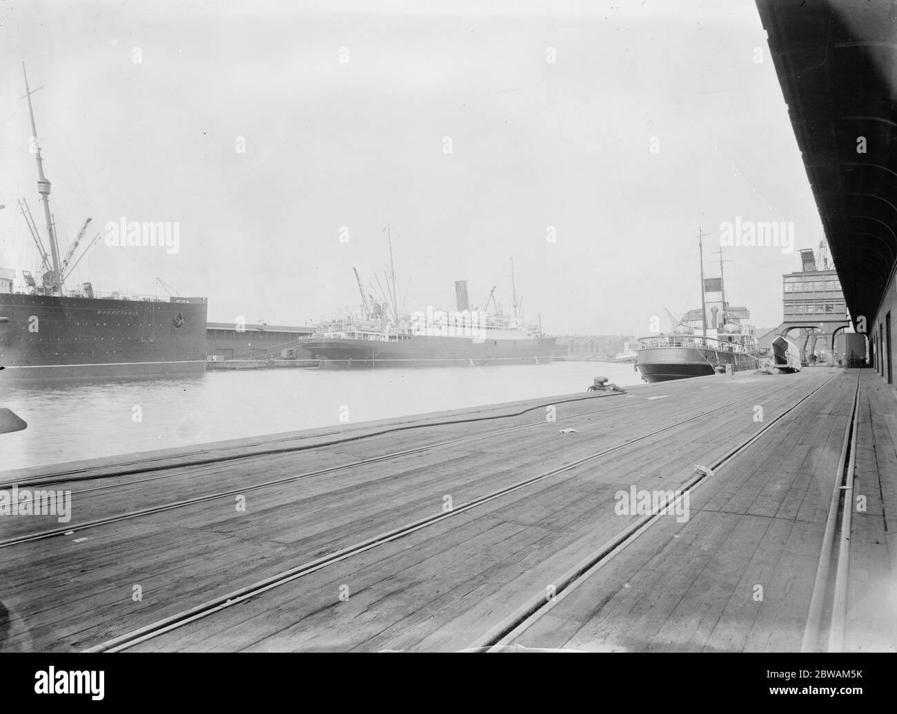 RMS Mauretania und die RMS Ascania Ozeanschiffe, die vom britischen Cunard Liner im Hafen vom 21. August 1928 betrieben werden Stockfoto