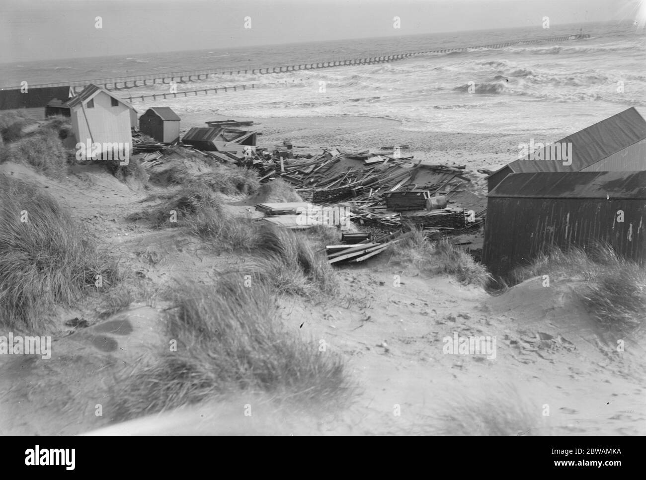 Das Wrack der Badehütten in Littlehampton nach dem Großen Sturm . 1925 Stockfoto