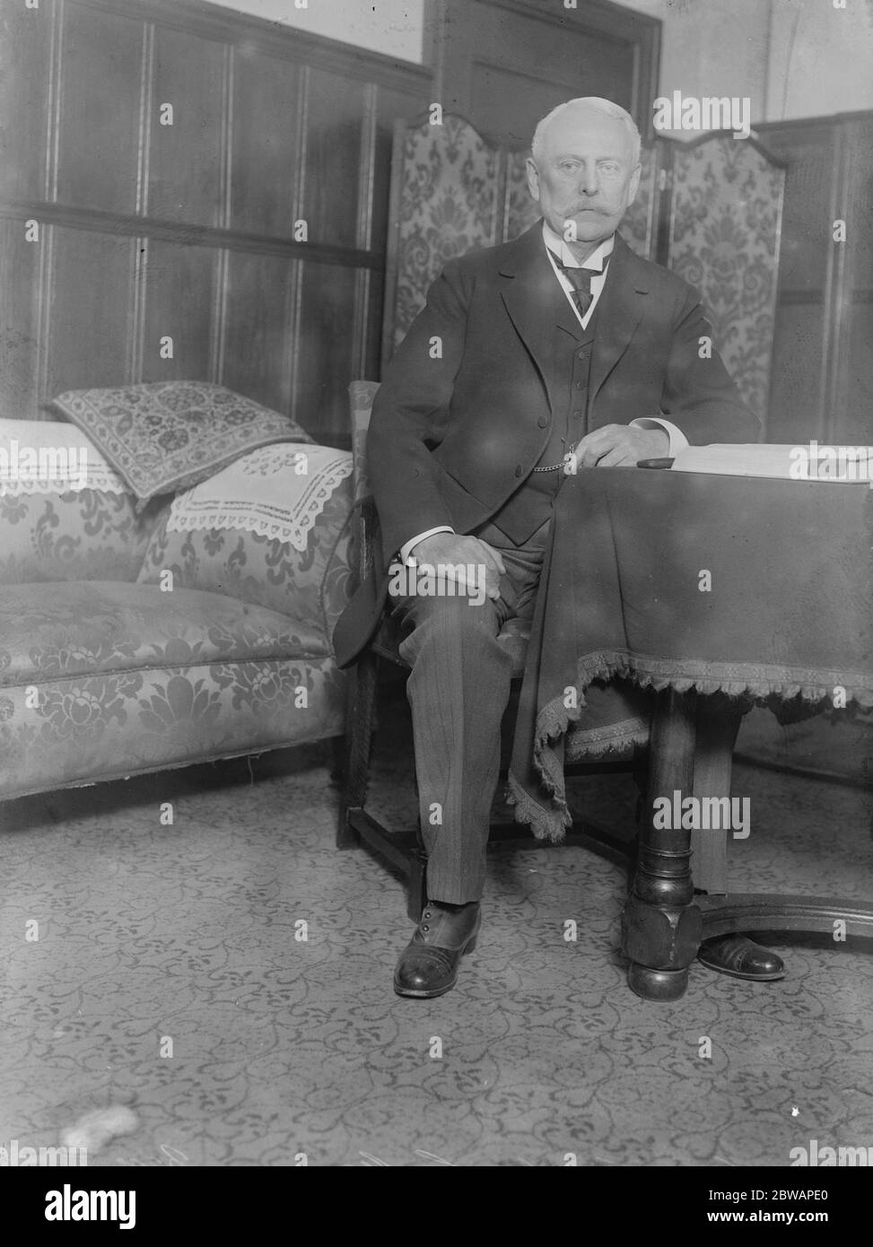 Sir Lionel Carden Sir Lionel Edward Gresley Carden KCMG ( 15. September 1851 Ð 16. Oktober 1915 ) war ein britischer Diplomat. Stockfoto
