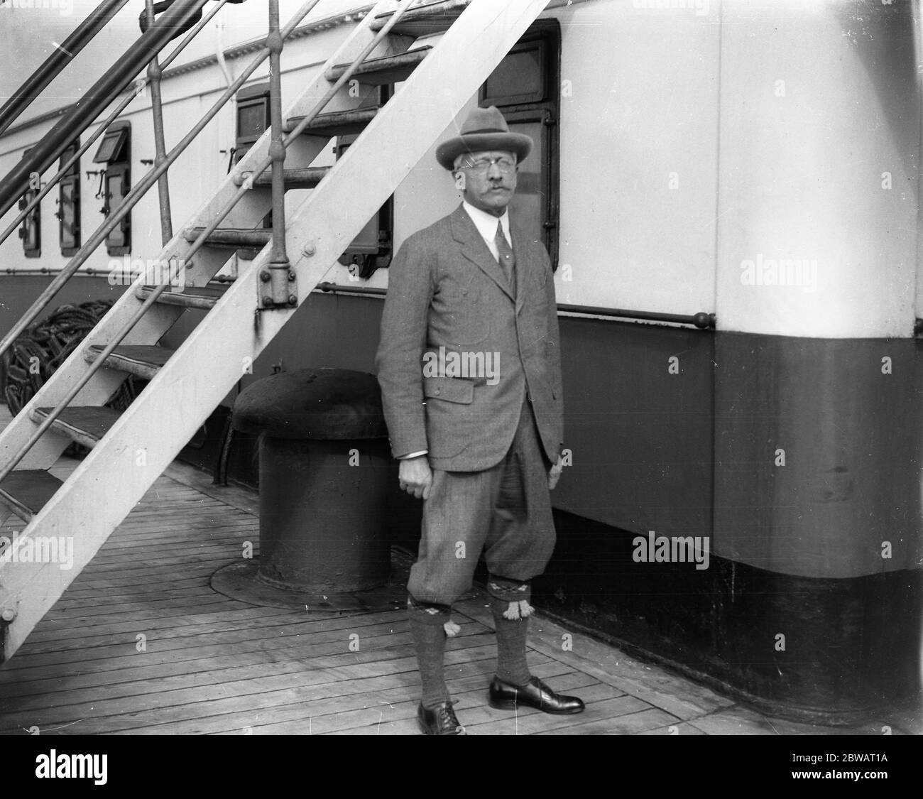 Professor Breasted, der gefeierte Ägyptologe der Chigago University,, war eng mit Herrn Howard Carter in den Tutanchamun Entdeckungen im vergangenen Winter, als er entzifferte alle Hieroglyphen an den Türen des Grabes. Foto an Bord des Schiffes , RMS Adriatic en Route für Ägypten . 1923 Stockfoto